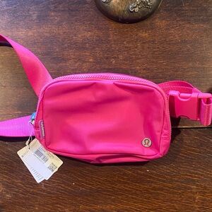 lululemon Everywhere Belt Bag 🩷